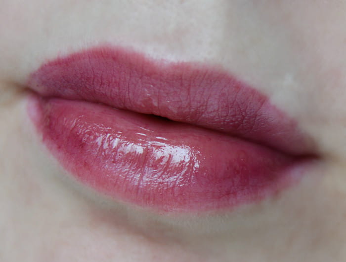 Бальзамблеск для губ Nyx Butter gloss BLG22 Devil's food cake и BLG17